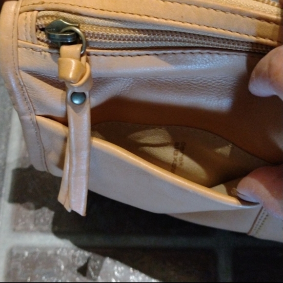 Derek alexander 2way beige Tan color crossbody and shoulder bag - Picture 9 of 14